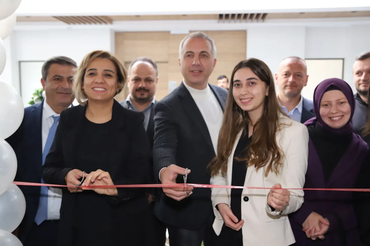 Haber: Ayşenur Gülcan Hukuk Bürosu Açıldı - Öne Çıkan
