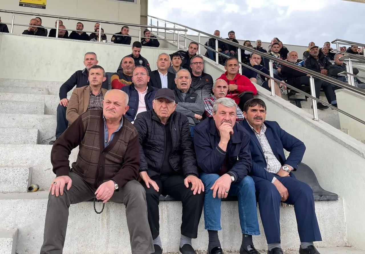 Haber: Hendek Dereköyspor 2 attı 3 aldı - Galeri-2