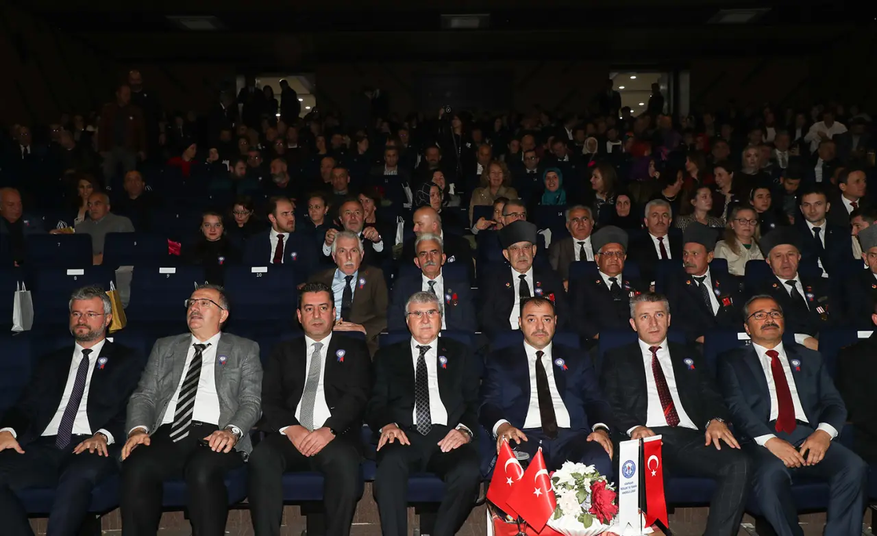 Haber: Yüce; 24 Kasım Öğretmenler Günü kutlu olsun - Galeri-1
