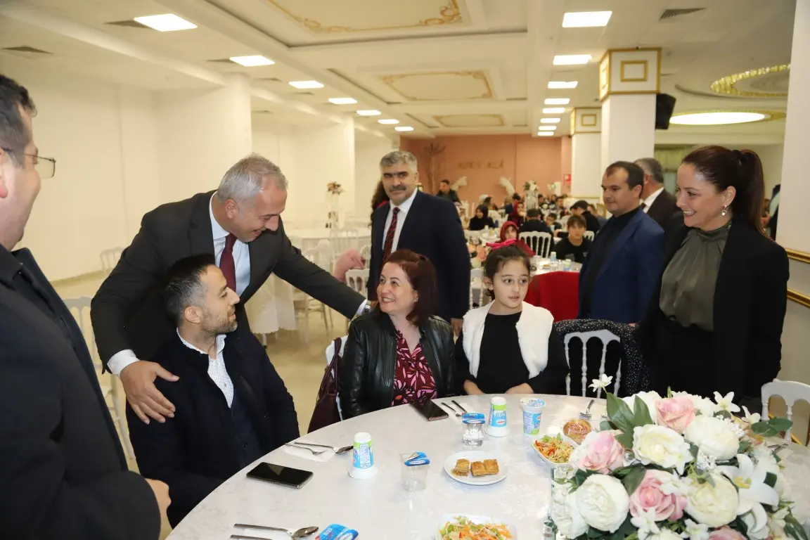 Haber: Başkan Babaoğlu’ndan Öğretmenlere Özel Kutlama - Galeri-1