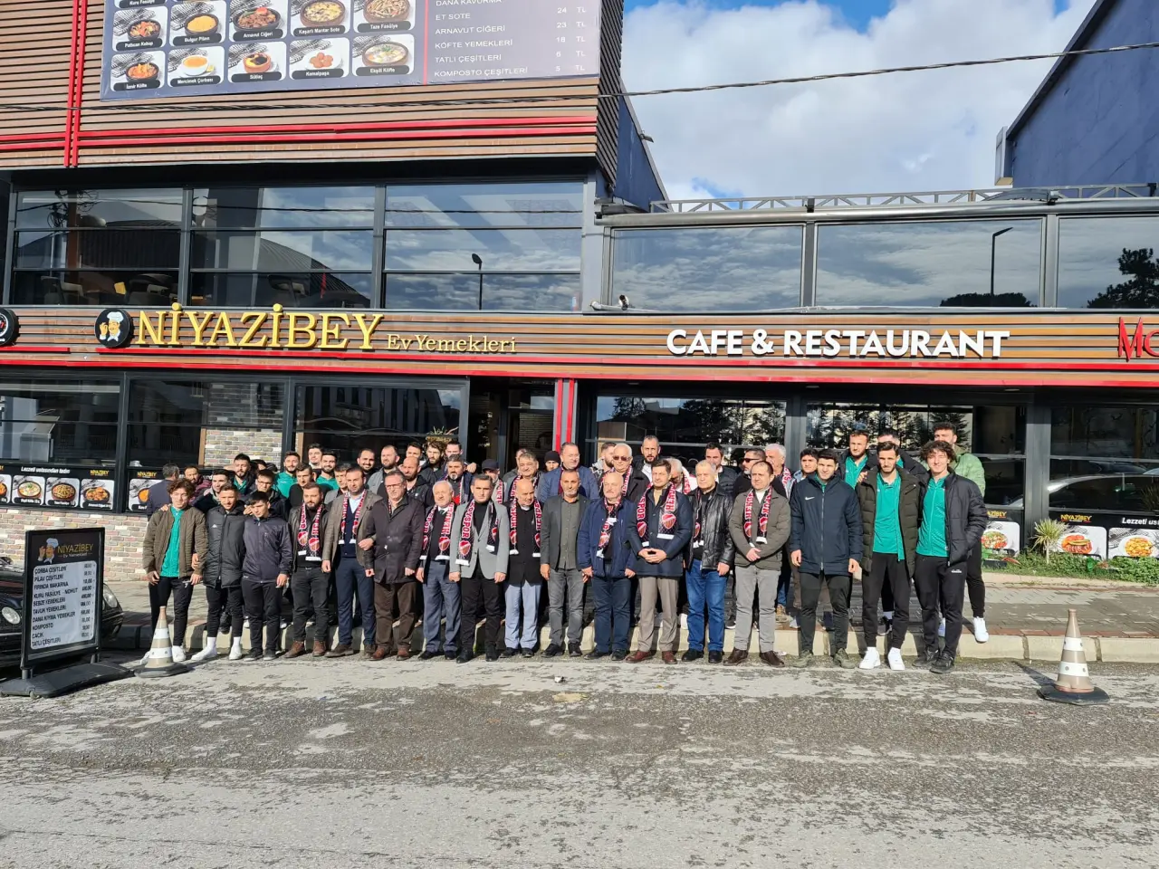 Haber: Hendek Dereköyspor’dan Kahvaltı - Öne Çıkan