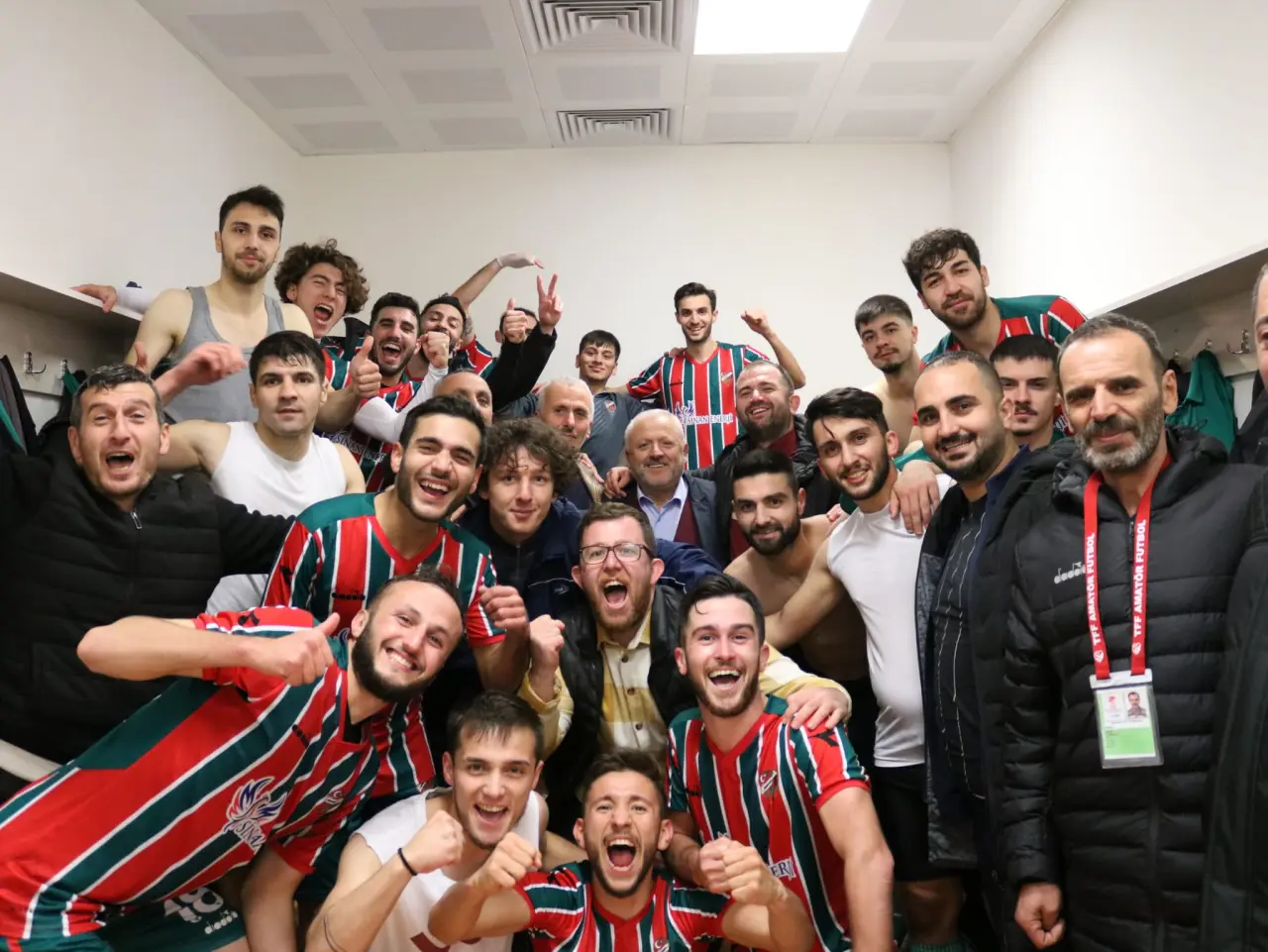 Haber: Hendek Dereköyspor Bilecik'e Acımadı - Öne Çıkan