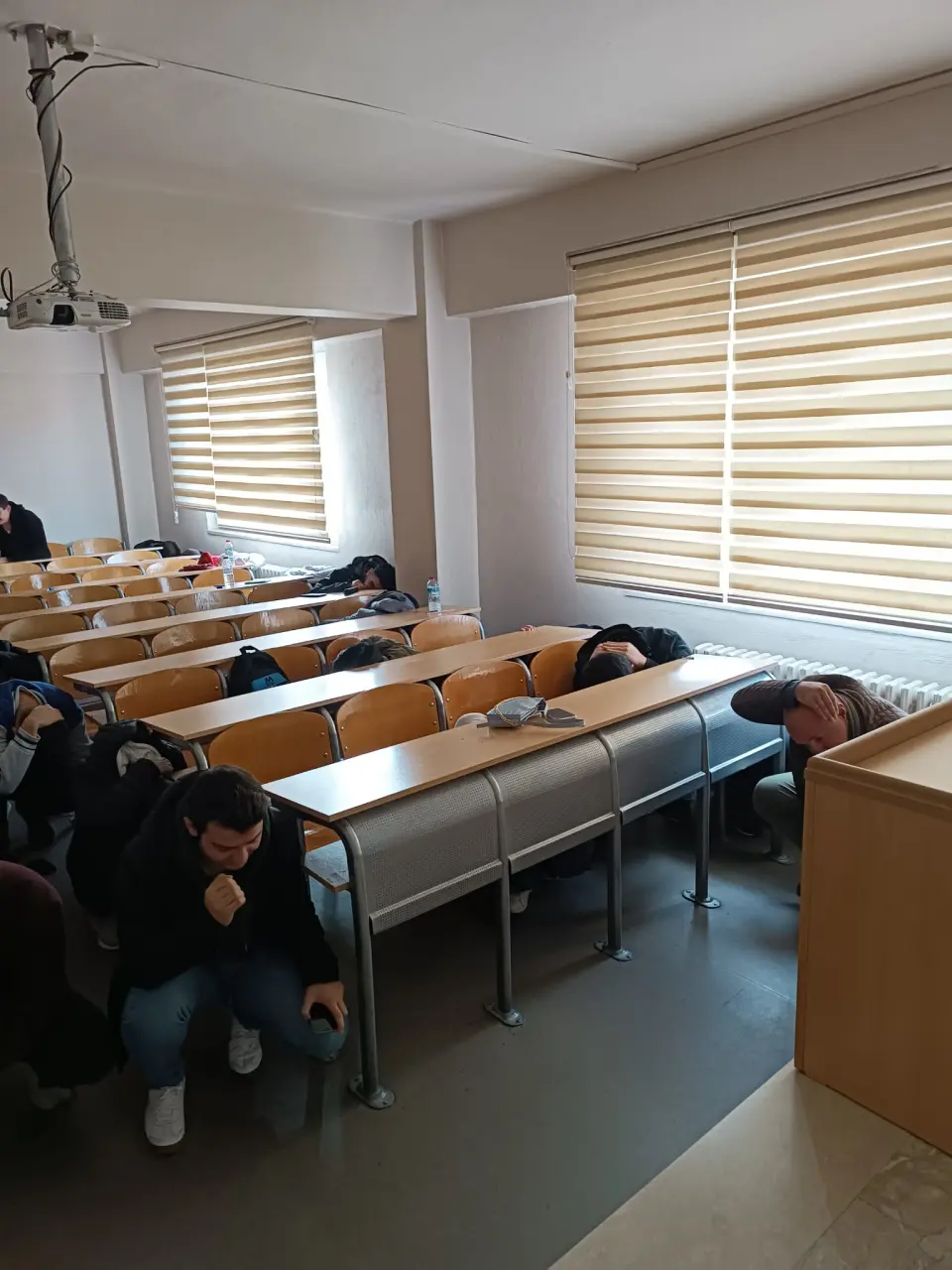 Haber: Hendek MYO’da Çök-Kapan-Tutun Tatbikatı Gerçekleştirildi - Galeri-2