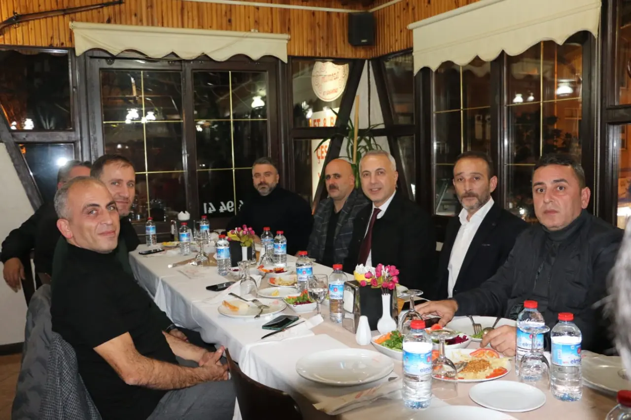 Haber: Demirel ve Nal’dan Hendekspor’a Moral Yemeği - Galeri-1