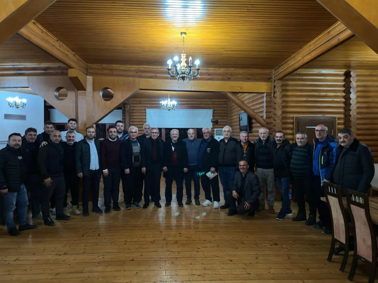 Haber: Hendekli Kulüp Yöneticileri ve Antrenörler Bayraktepe'de buluştu - Öne Çıkan