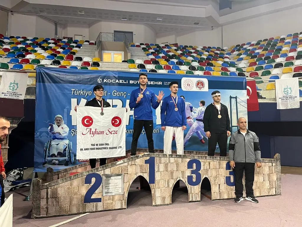 Haber: Hendekli Karateciler Madalyalarla döndü - Galeri-3