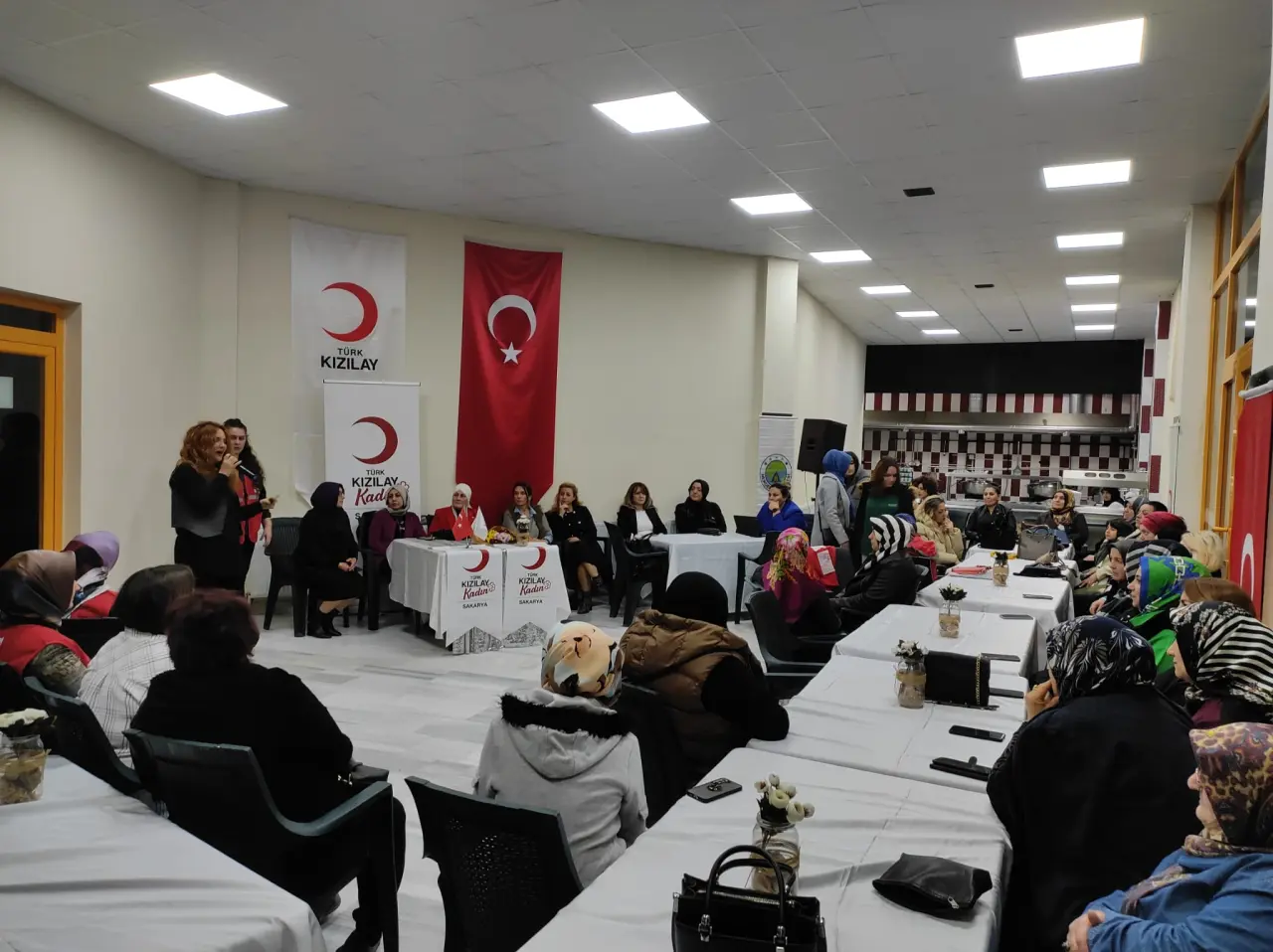 Haber: Kızılay Hendek Kadın Kollarından Seminer - Öne Çıkan