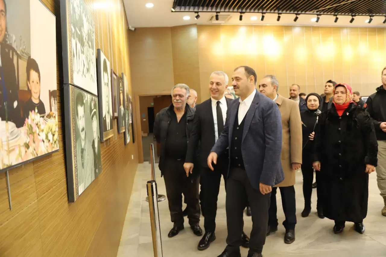 Haber: ŞEHİT ALİ GAFFAR OKKAN ANISINA SERGİ DÜZENLENDİ, MEVLİD- İ ŞERİF OKUTULDU - Galeri-1