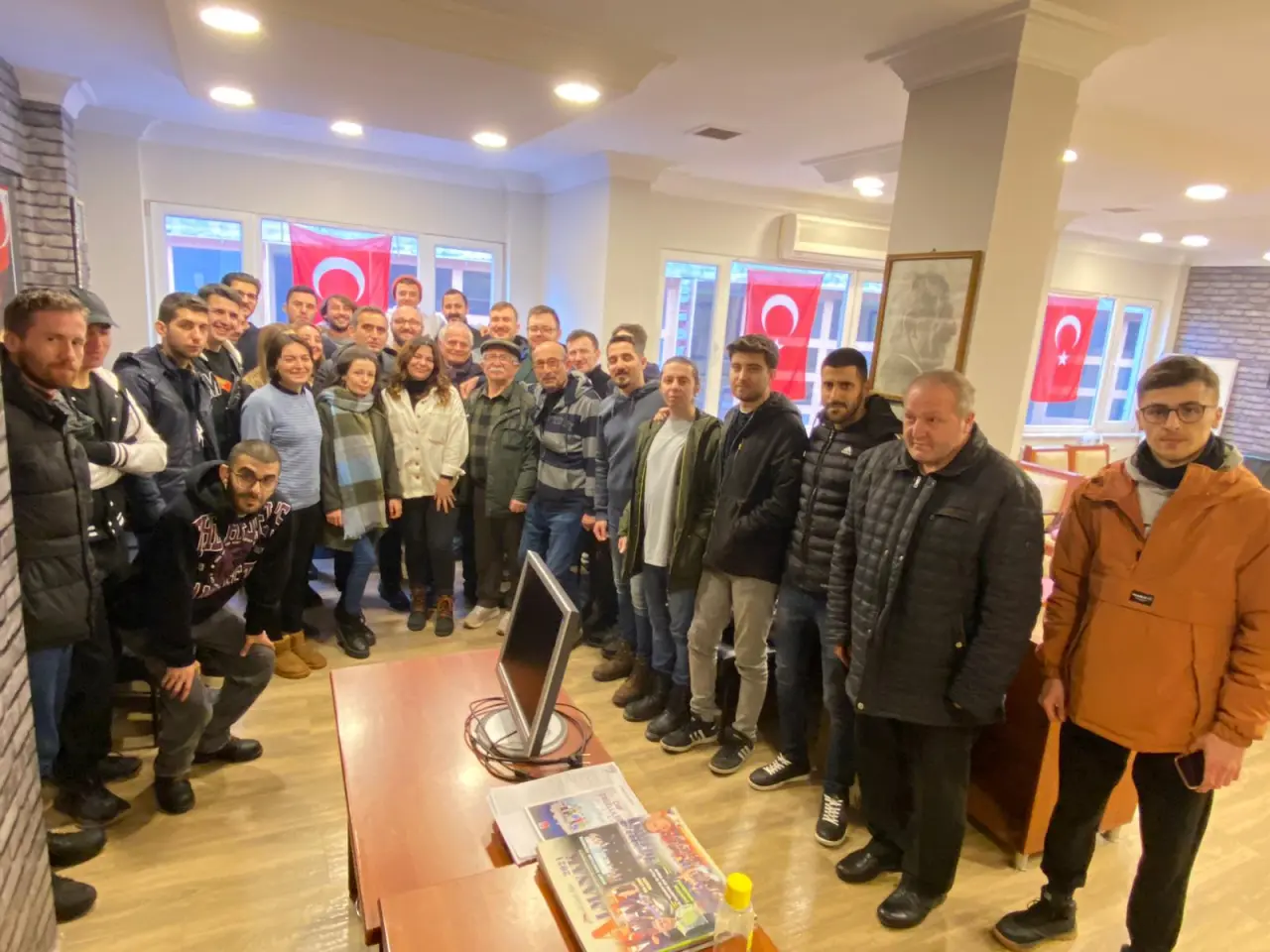 Haber: Bayraktar gençlerle buluştu - Öne Çıkan