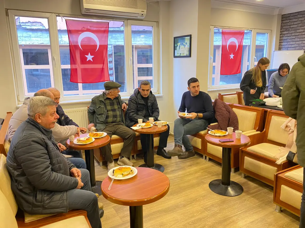 Haber: Bayraktar gençlerle buluştu - Galeri-1