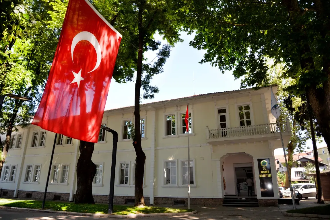 Haber: Hendek Belediyesinden Açıklama; Oyunun Farkındayız - Öne Çıkan