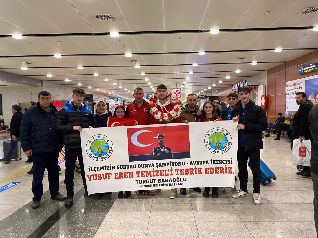 Haber: Avrupa İkincisi Temizel Yurda Döndü - Öne Çıkan