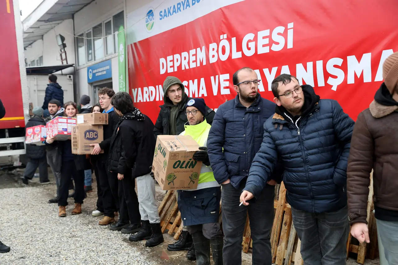 Haber: Sakarya’dan yardım kampanyasına büyük destek - Galeri-1