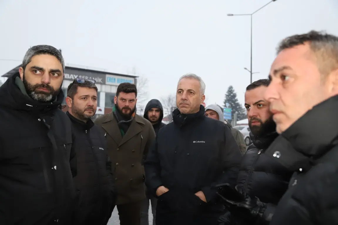 Haber: AFETZEDELERE YARDIM KORİDORU - Öne Çıkan