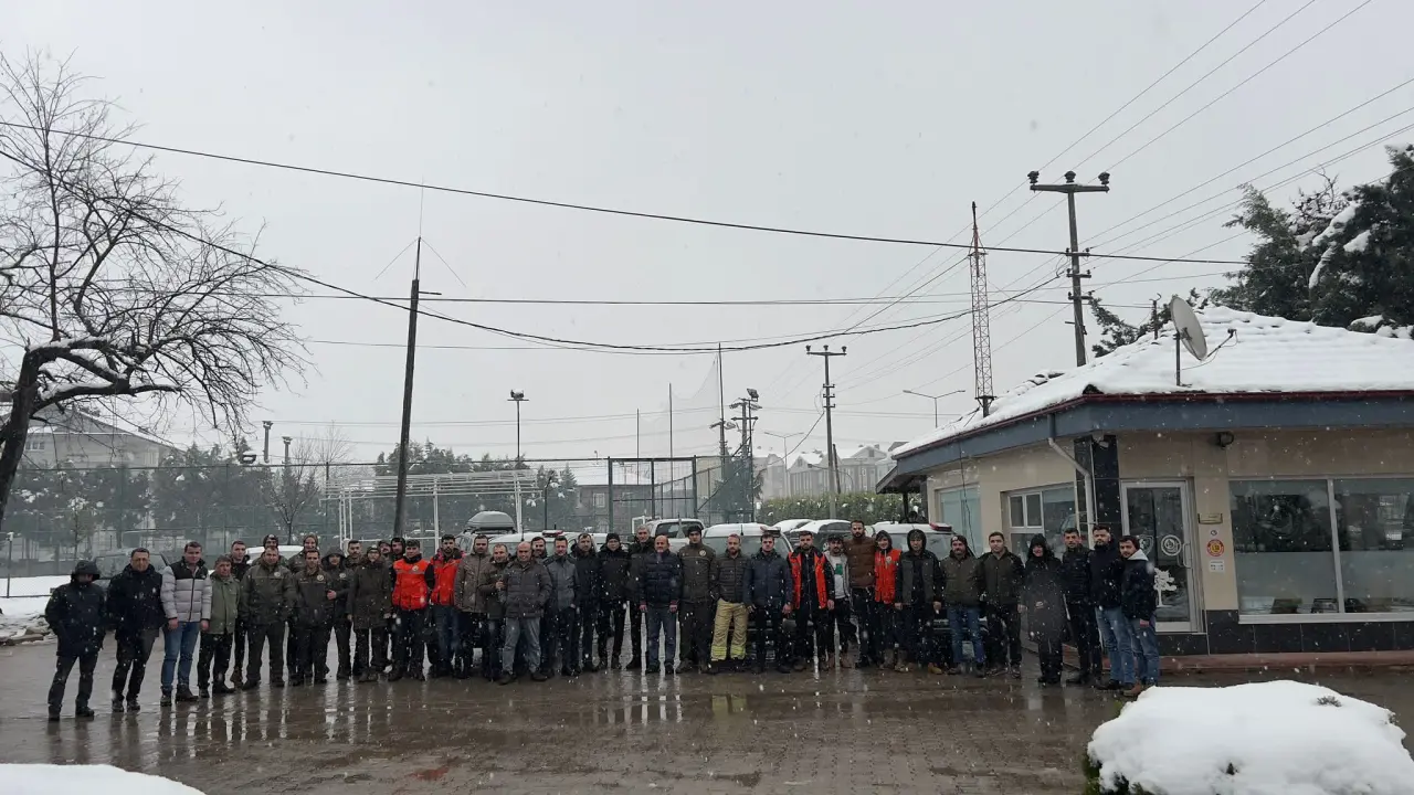 Haber: Orman İşletme ekibi kapı kapı odun dağıtıyor - Galeri-1
