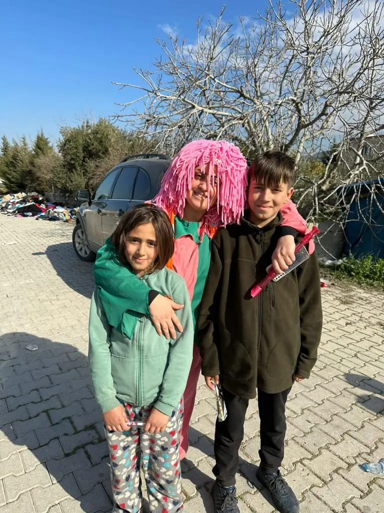 Haber: HAYAT Kurtardılar şimdide çocukları sevindiriyorlar - Galeri-1