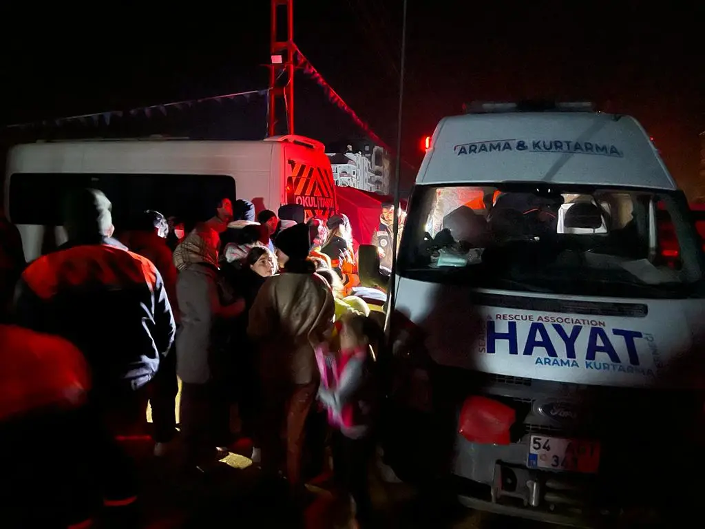 Haber: HAYAT Kurtardılar şimdide çocukları sevindiriyorlar - Öne Çıkan