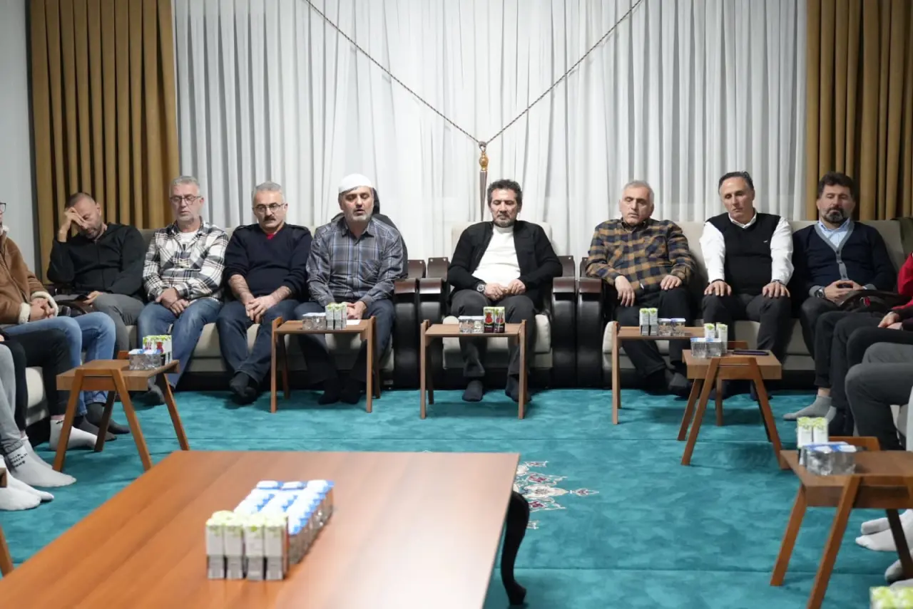 Haber: Depremde hayatını kaybedenler için Mevlid okuttular - Galeri-1