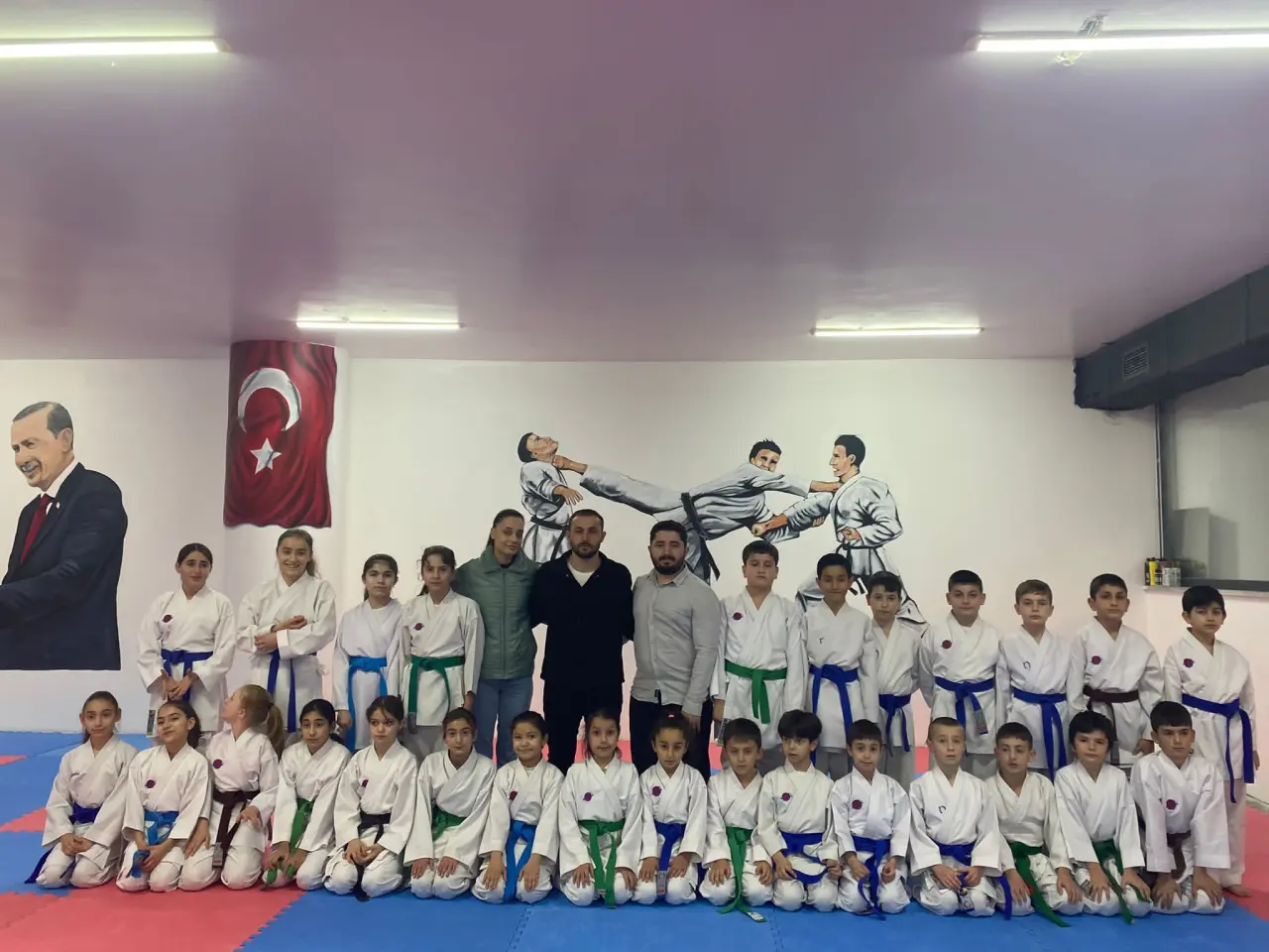 Haber: Hendek Belediyesi Karate Kulübü Sporcuları Terfi Etti - Galeri-2