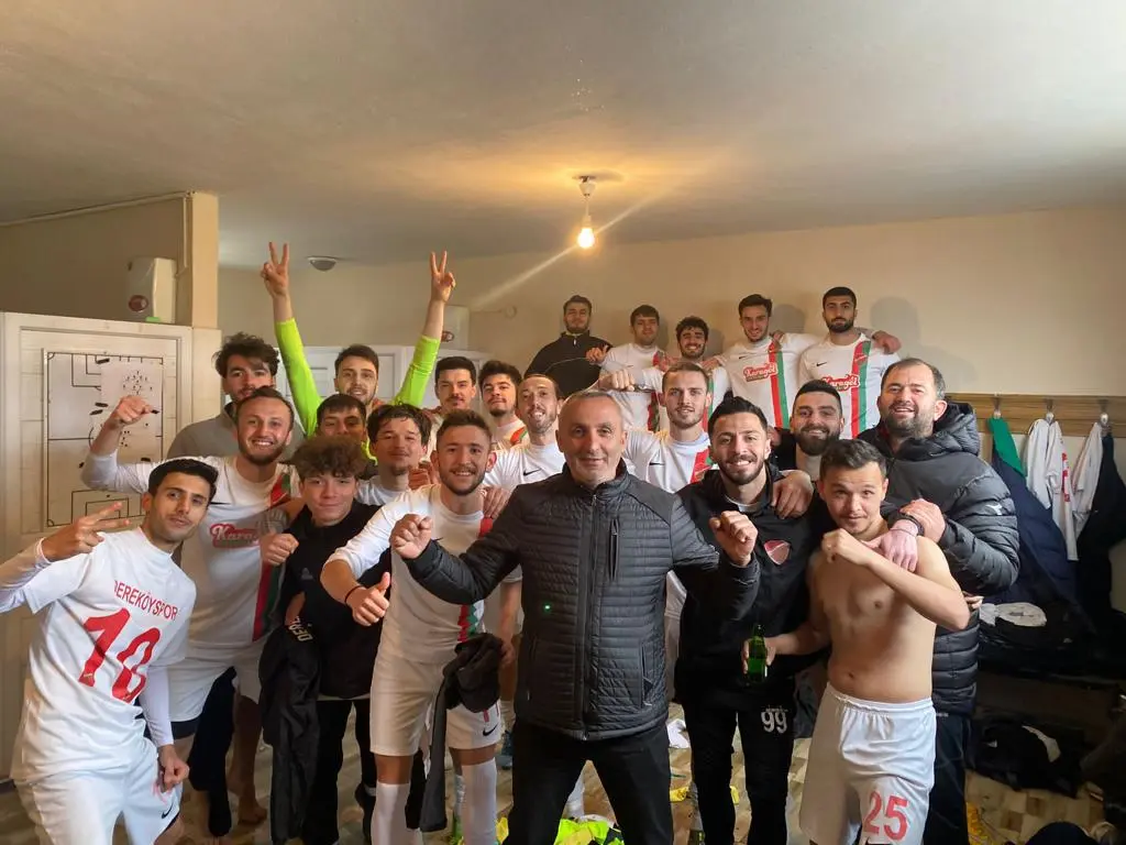 Haber: Hendek Dereköyspor Deplasmandan Galip Döndü - Öne Çıkan