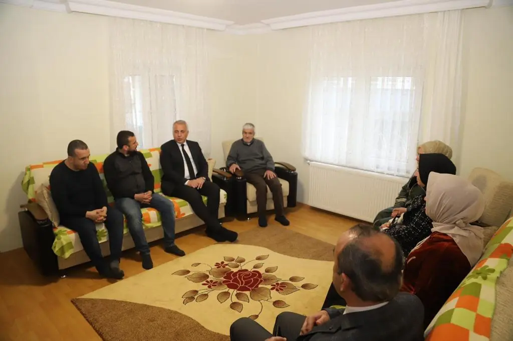Haber: Başkan Babaoğlu Depremzede Aileleri Yalnız Bırakmıyor - Öne Çıkan