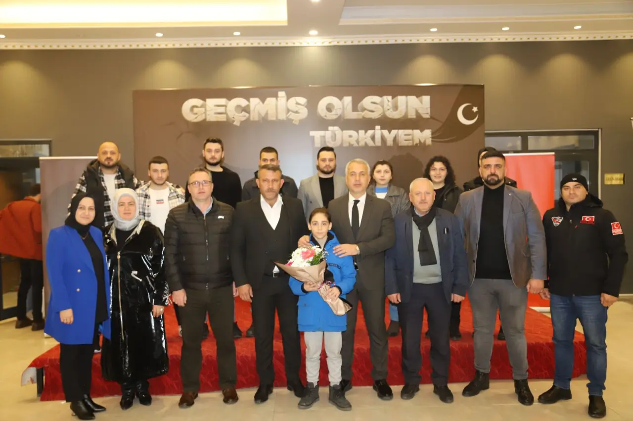 Haber: Deprem Kahramanlarına Teşekkür - Galeri-1