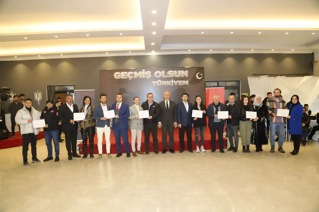 Haber: Deprem Kahramanlarına Teşekkür - Galeri-2