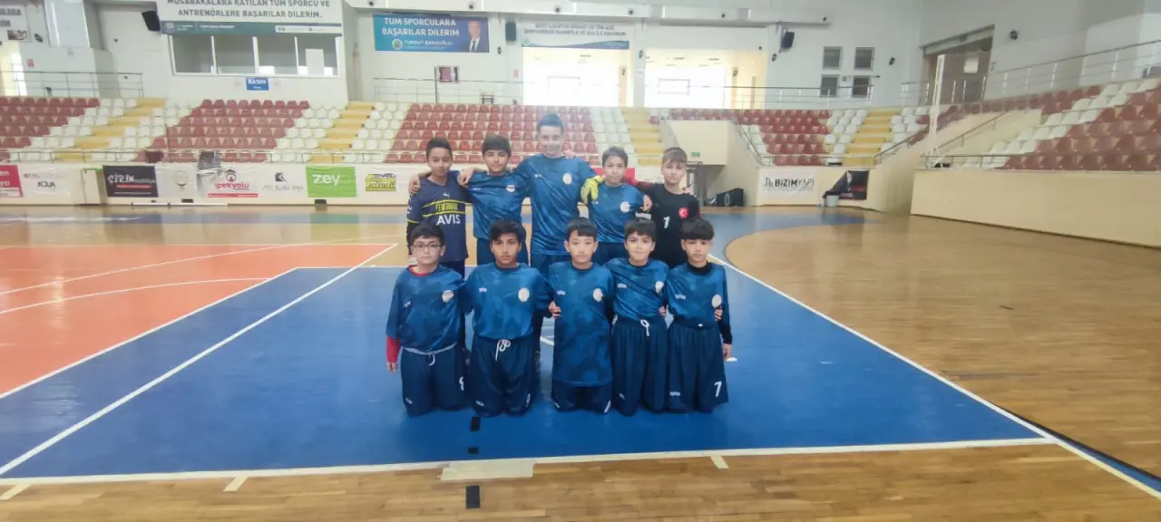 Haber: Küçük Erkeklerde Futsal başladı - Galeri-2