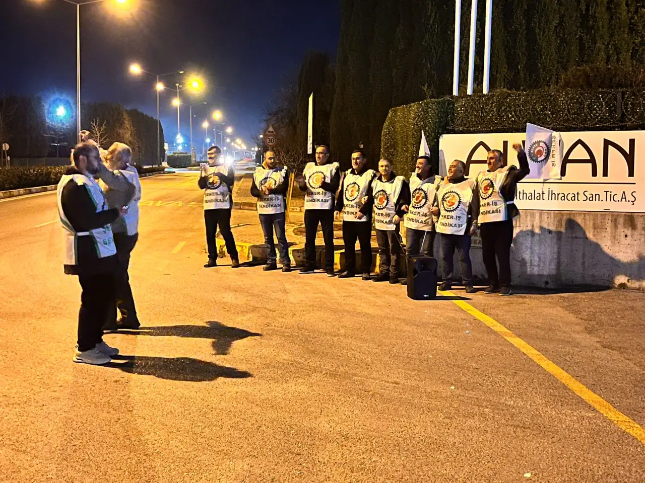 Haber: İşçiler haklarını istiyor - Galeri-1