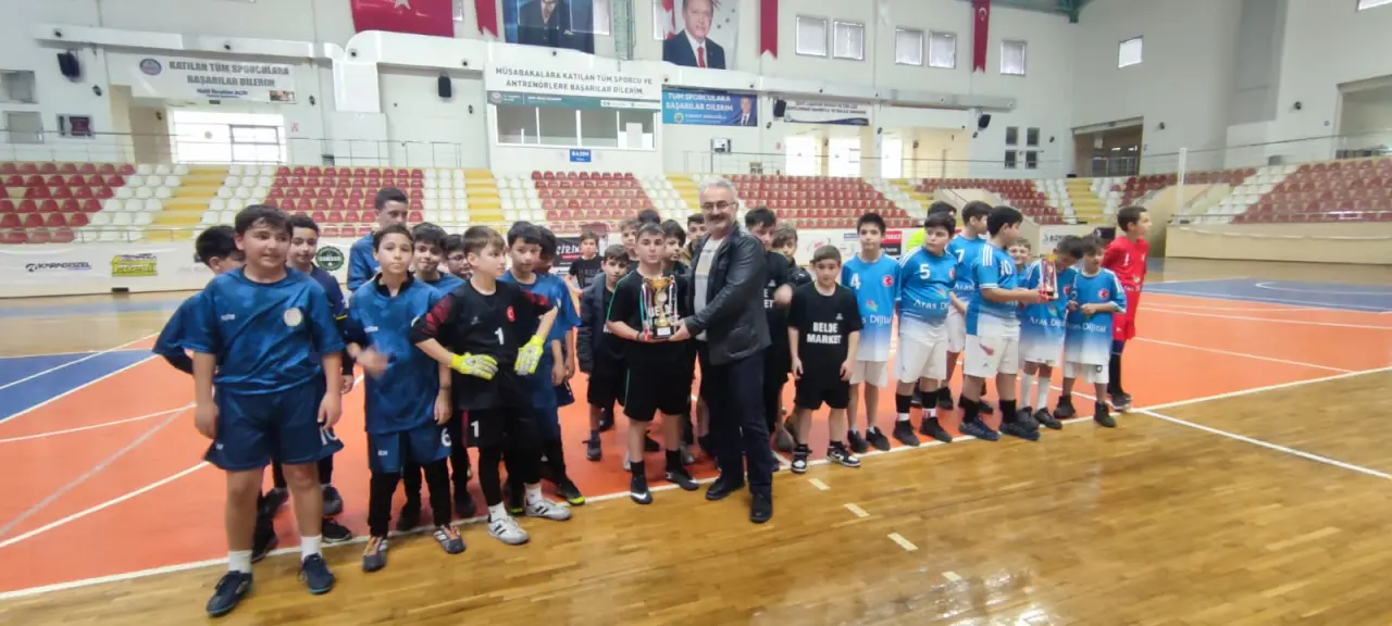 Haber: Küçüklerde Şampiyon Ş. Gaffar Okkan - Galeri-2