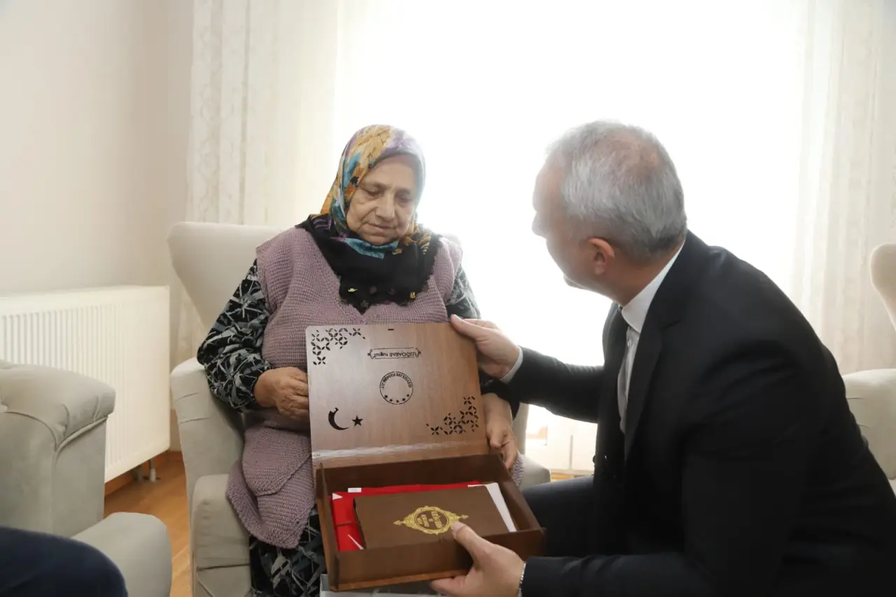 Haber: Başkan Babaoğlu’ndan Şehit Yakınlarına Anlamlı ziyaret - Galeri-1