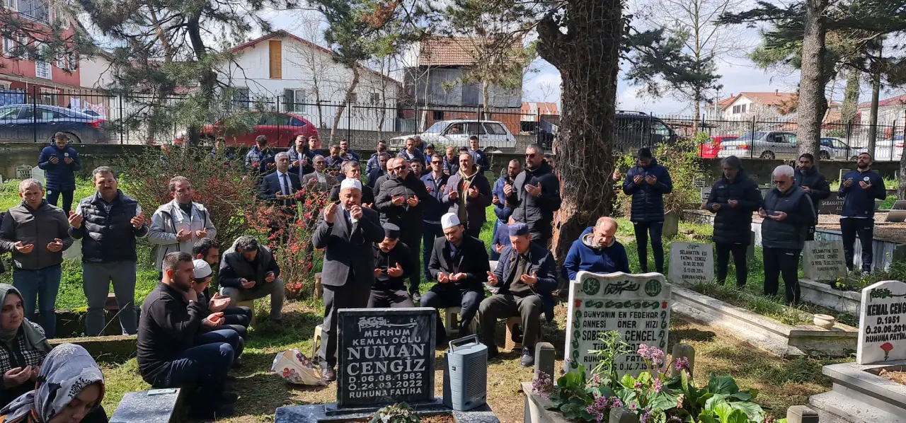 Haber: Kaptan Numan Kabri Başında dualarla yad edildi - Öne Çıkan