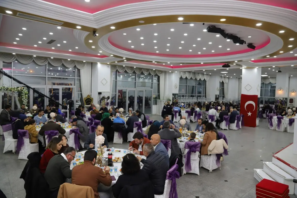 Haber: Başkan Babaoğlu Emekli Personelle İftarda Bir Araya Geldi - Öne Çıkan