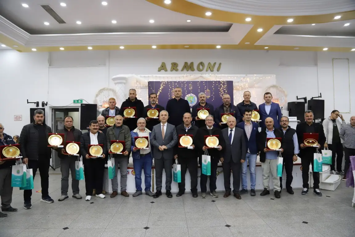 Haber: Başkan Babaoğlu Emekli Personelle İftarda Bir Araya Geldi - Galeri-2