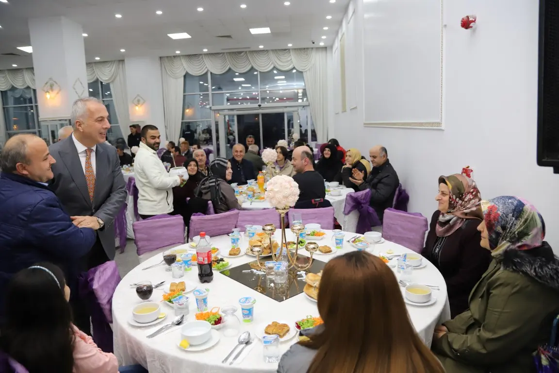 Haber: Başkan Babaoğlu Emekli Personelle İftarda Bir Araya Geldi - Galeri-1