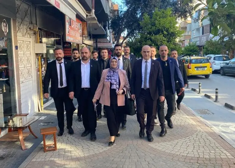 Haber: Zafer Partisi Milletvekili Adayı Güney, Karasu’da Esnafı ziyaret etti - Galeri-1