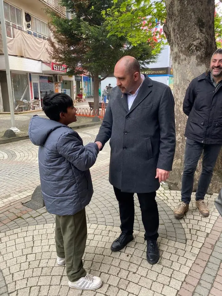 Haber: Güney; İlçe İlçe gezerek esnaf ve vatandaşları ziyaret ediyor - Galeri-1