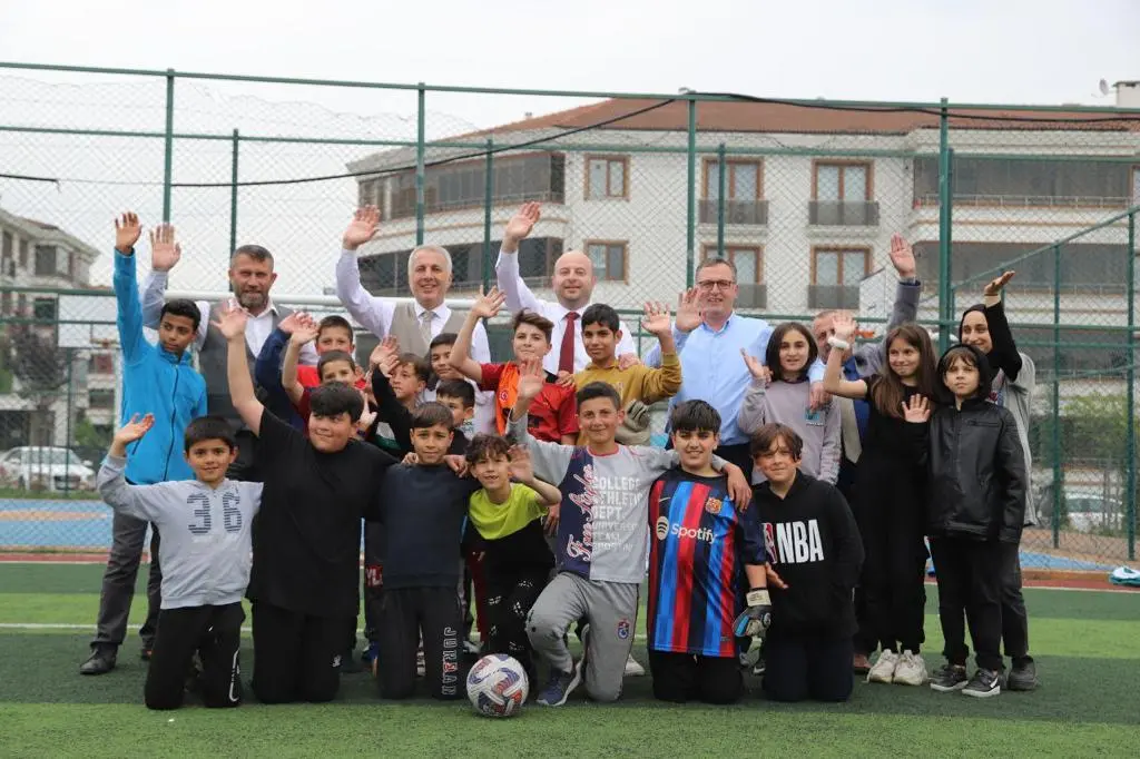 Haber: Başkanlar Miniklerle Maç Oynadı - Öne Çıkan
