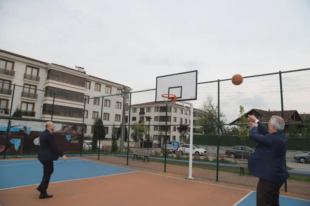 Haber: Başkanlar Miniklerle Maç Oynadı - Galeri-3