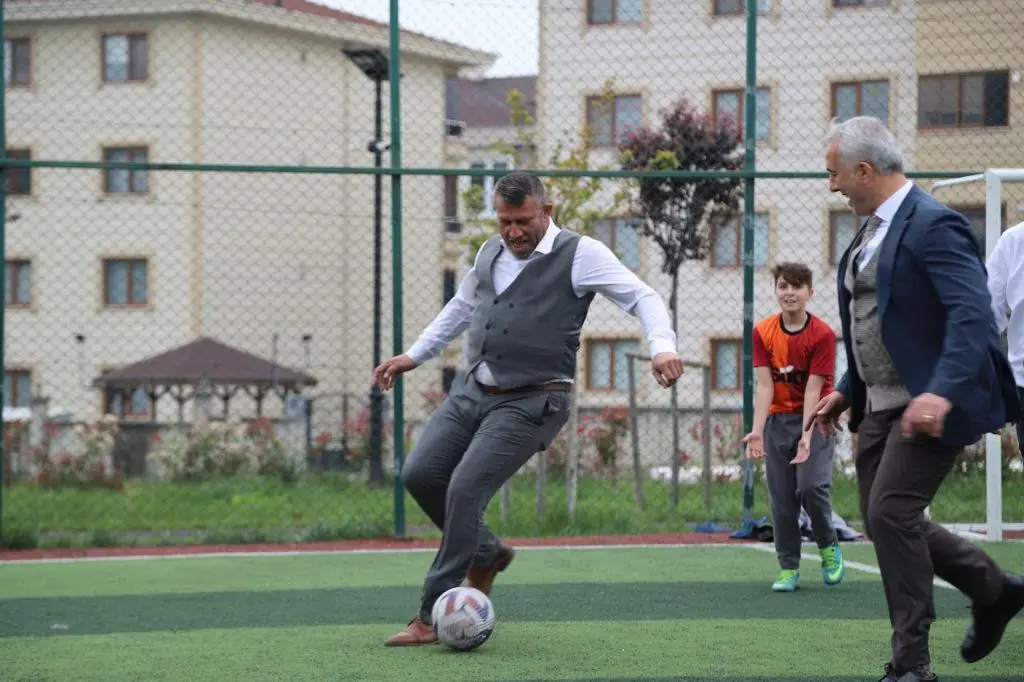Haber: Başkanlar Miniklerle Maç Oynadı - Galeri-2