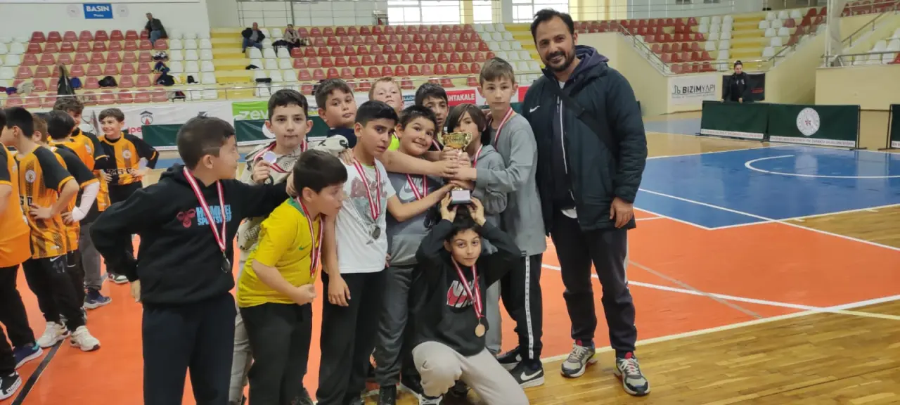 Haber: BEŞİNCİ SINIFLAR KALELİ YAKAN TOP - Galeri-2