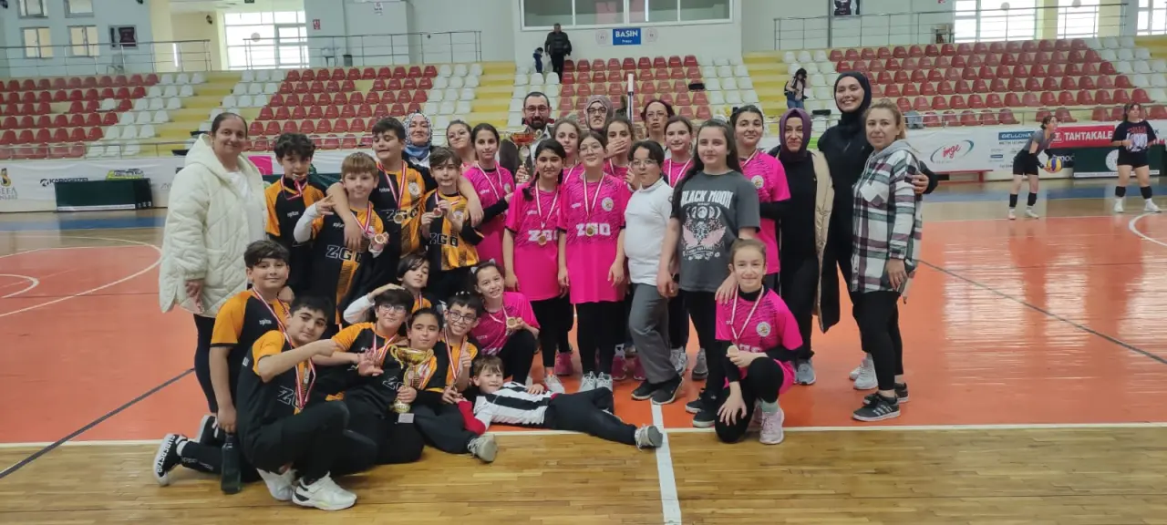 Haber: BEŞİNCİ SINIFLAR KALELİ YAKAN TOP - Öne Çıkan