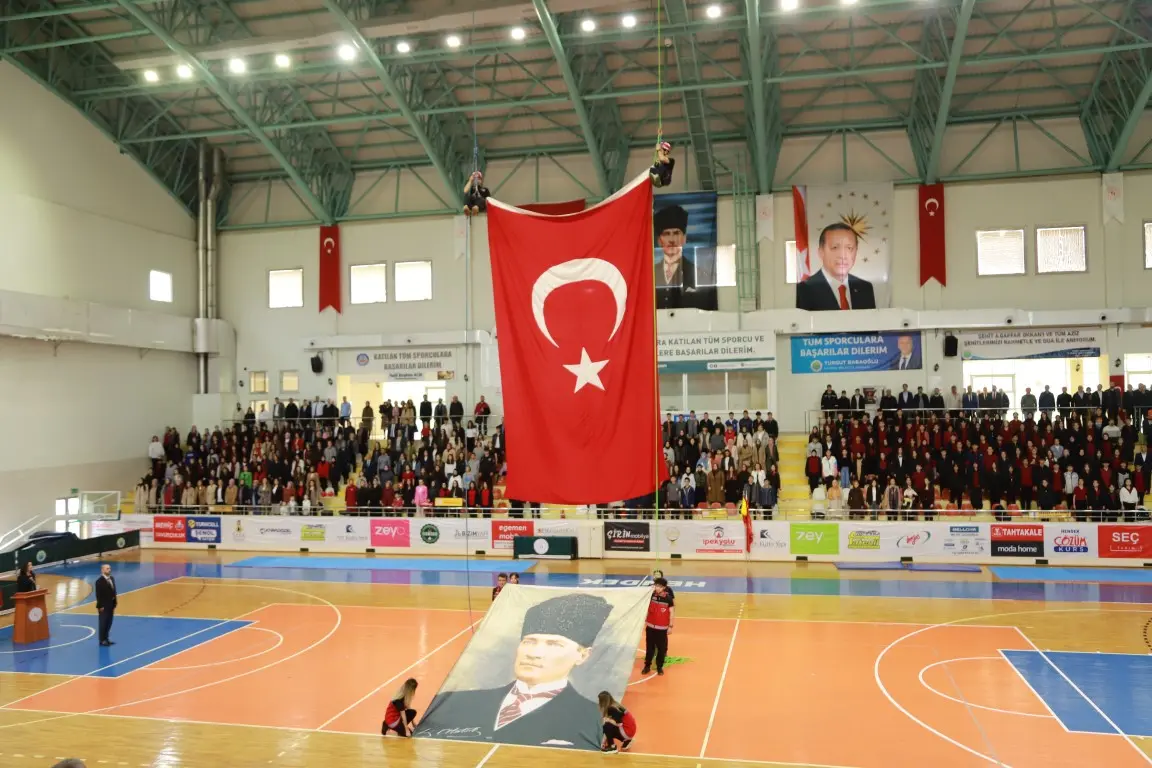 Haber: HENDEK´TE 19 MAYIS COŞKUSU - Galeri-1
