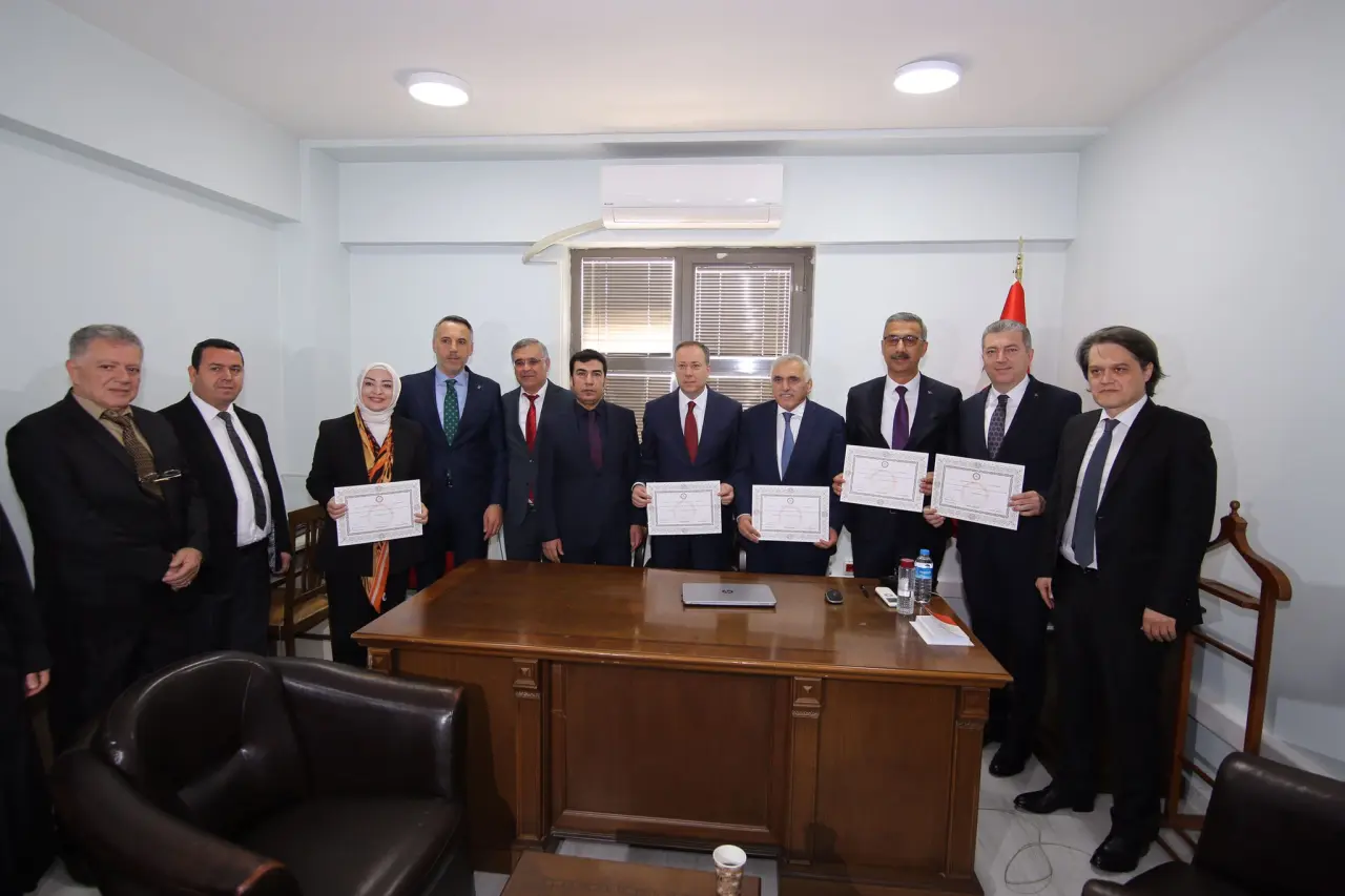 Haber: AK Parti Sakarya Milletvekilleri Mazbatalarını Aldı - Öne Çıkan