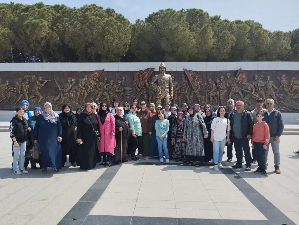 Haber: Muhtar Duran, Mahalle Sakinlerini Çanakkale’ye götürdü - Öne Çıkan