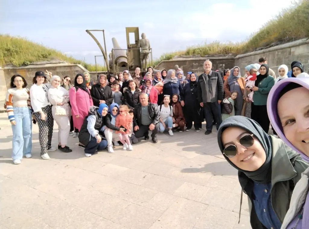 Haber: Muhtar Duran, Mahalle Sakinlerini Çanakkale’ye götürdü - Galeri-2