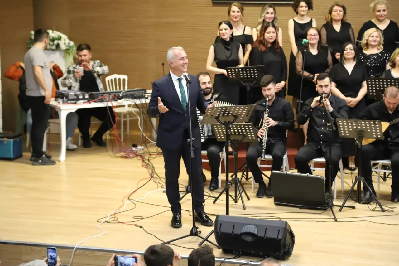 Haber: Türk Halk Müziği Konseri Yoğun İlgi Gördü - Galeri-1