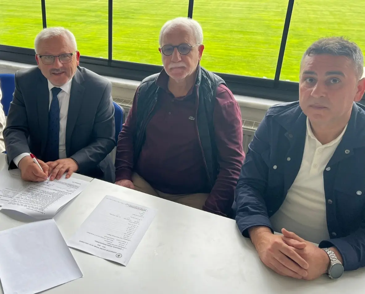 Haber: HENDEKSPOR ŞANSAL İLE YENİDEN ANLAŞTI - Öne Çıkan