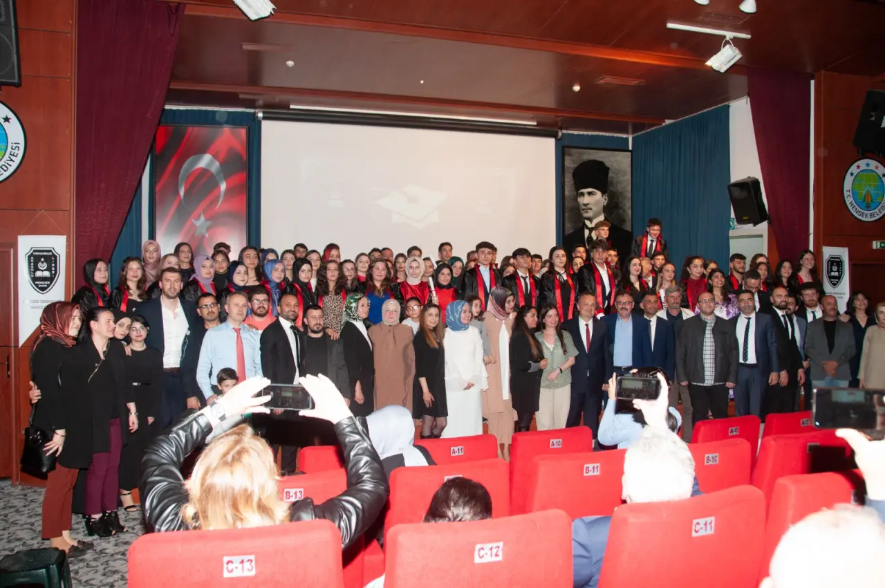 Haber: Orhangazi Anadolu Lisesi ilk mezunlarını verdi - Galeri-1