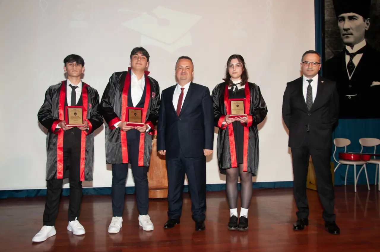Haber: Orhangazi Anadolu Lisesi ilk mezunlarını verdi - Galeri-2